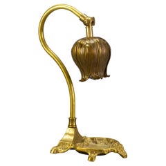 Tischlampe aus Messing in Form einer Blumen- und Muschelblume im Louis XV.-Stil