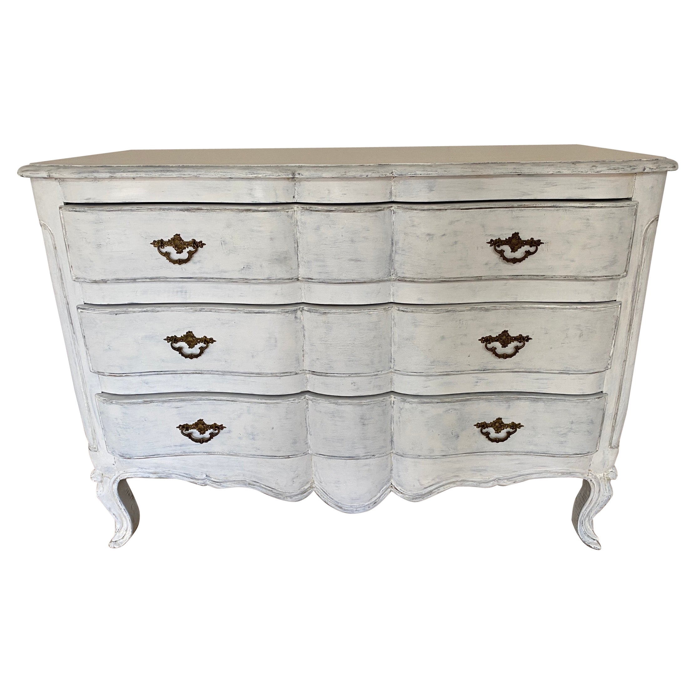 Commode peinte de style provincial Louis XV