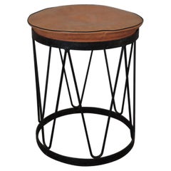 Tabouret français raffiné en métal et cuir des années 1950