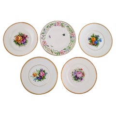 Cinq assiettes anciennes en porcelaine Royal Copenhagen, fin du 19ème siècle