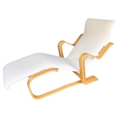 Chaise Longue Bentwood Bouclé Fabric by Marcel Breuer. Italy