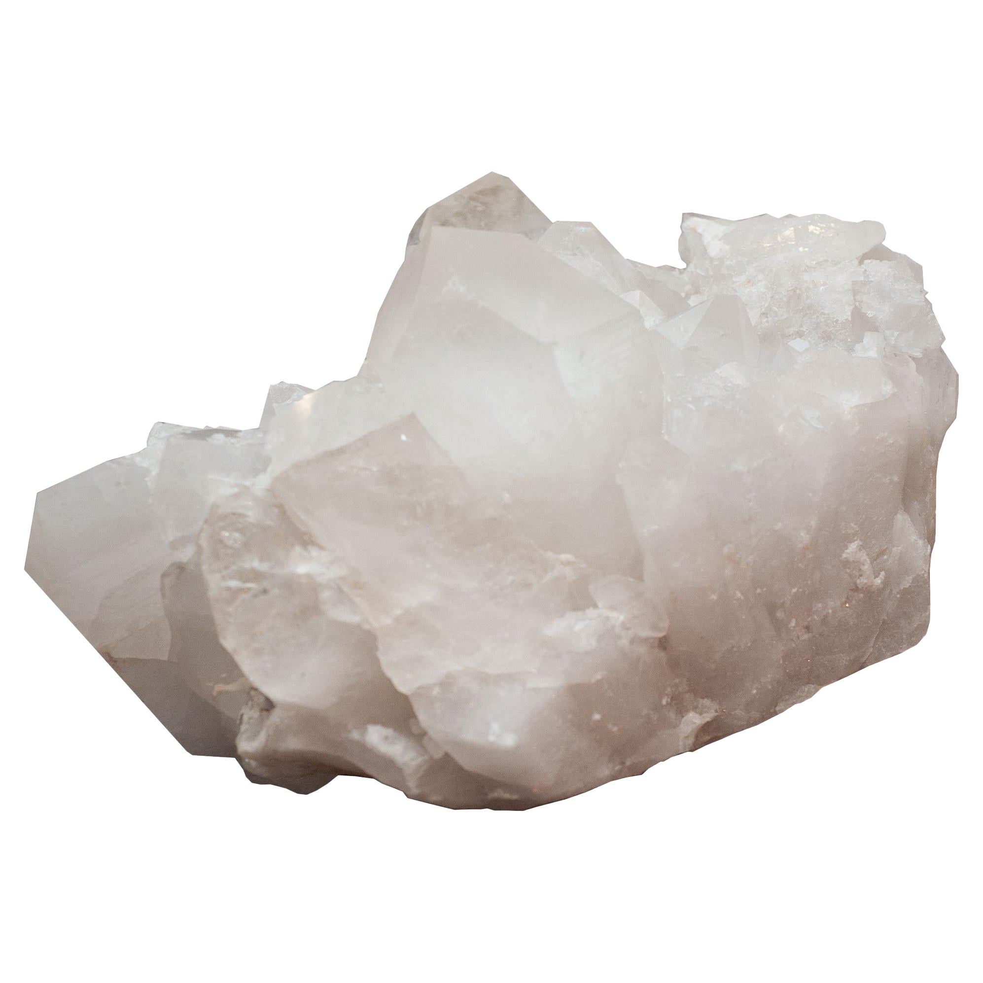 Zeitgenössischer Cluster aus massivem Bergkristall in Weiß / Klar mit Quarzspitzen