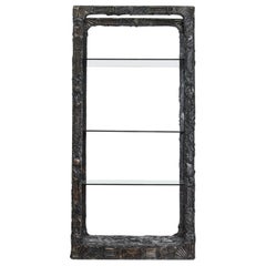 Étagère Brutalista estilo Paul Evans de Adrian Pearsall con relieve decorativo de resina