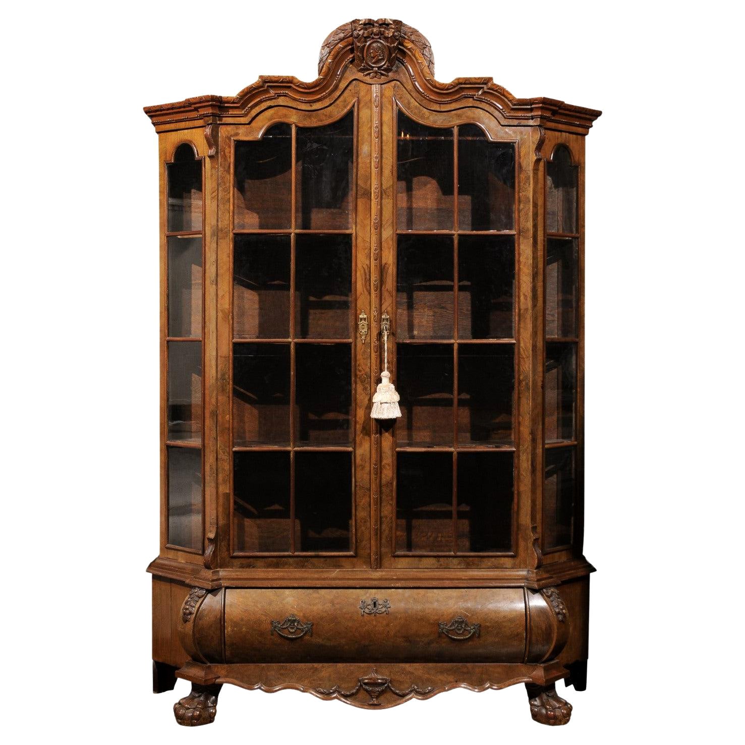 Dutch Rococo Revival 1890s Bombé Vitrine Display Cabinet with Carved Medallion For Sale