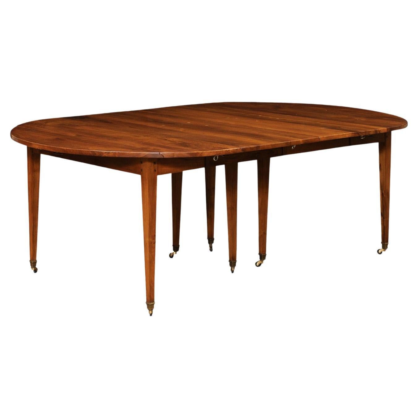 French 1890s Walnut Oval Extension Dining Room Table with Five Leaves
