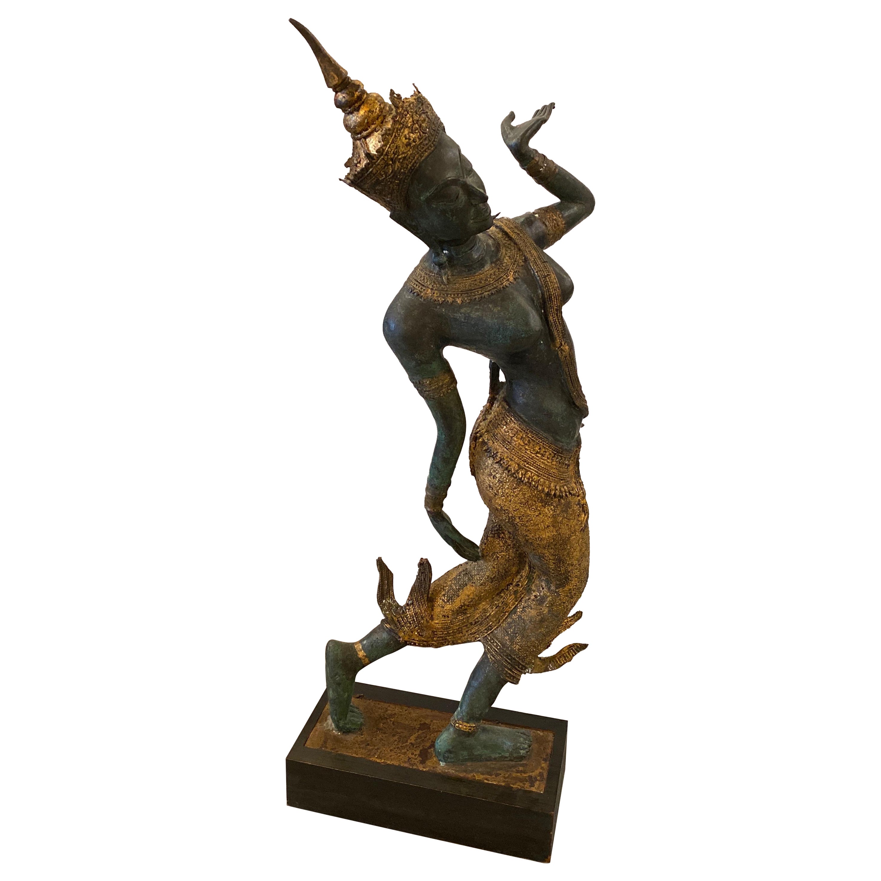 Sculpture thaïlandaise ancienne en bronze d'une danseuse