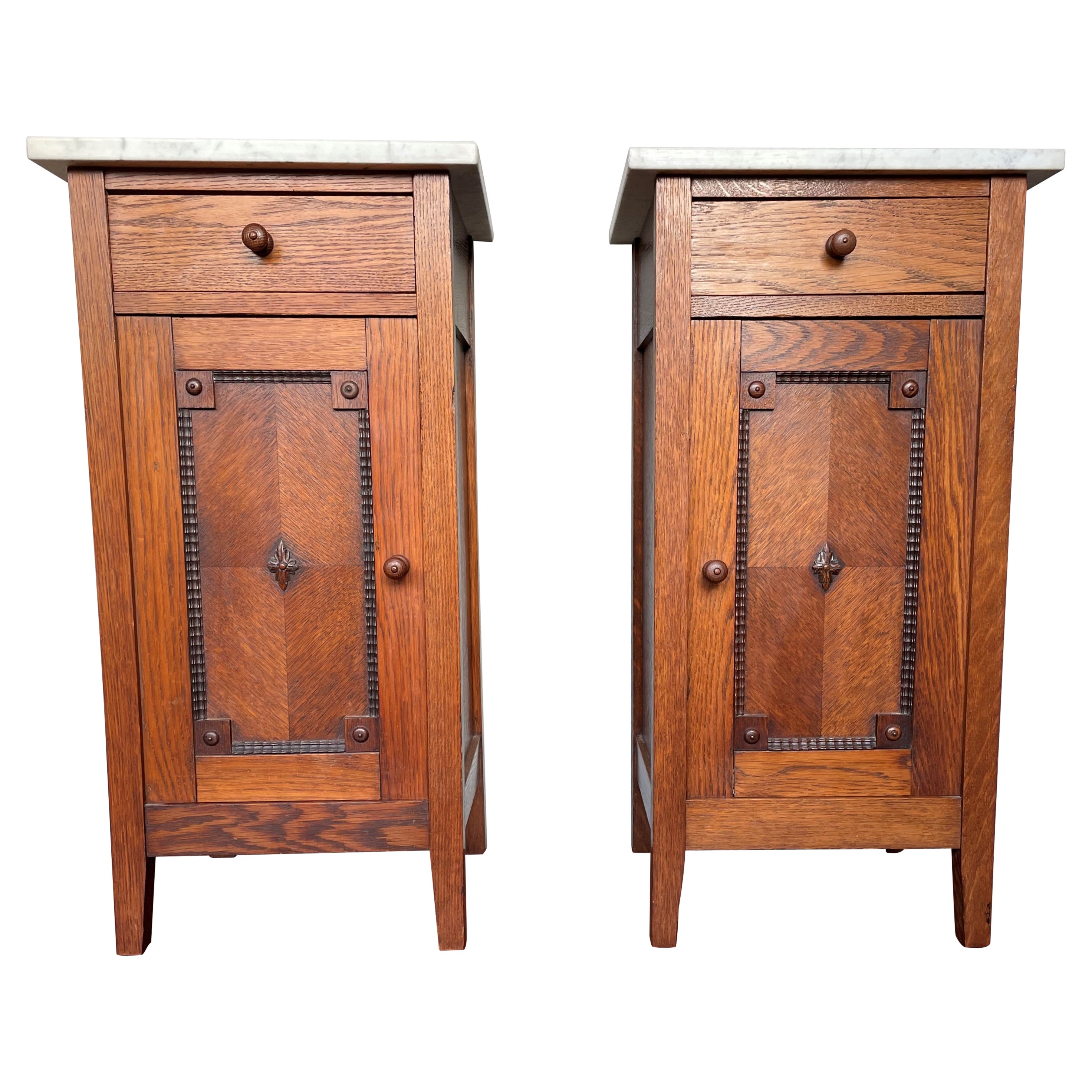 Pair of Tiger Oak Dutch Arts & Crafts Bedside Tables / Nightstands w Marble Tops