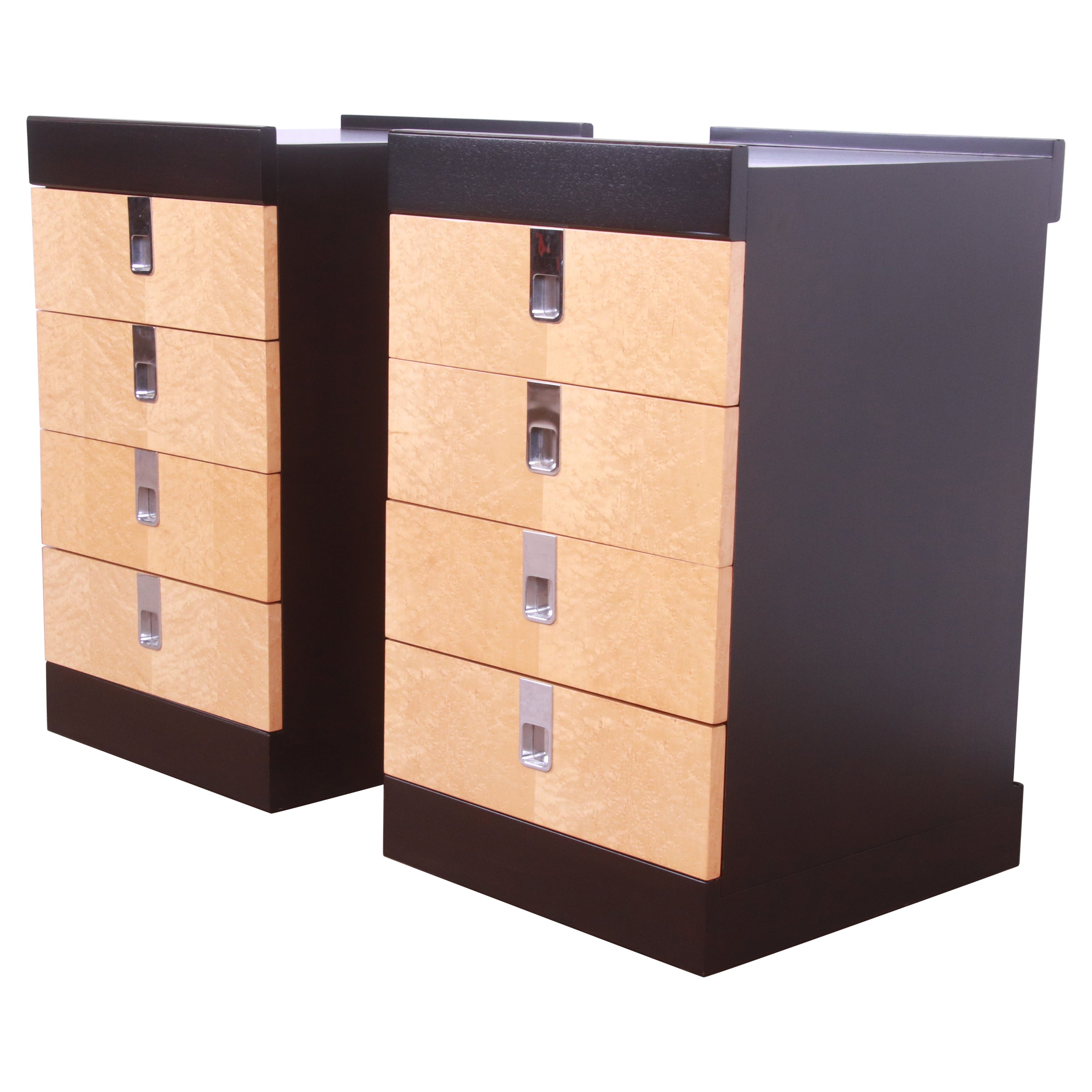 Baker Furniture Mid-Century Modern Birdseye Maple and Ebonized Bedside Chests For Sale