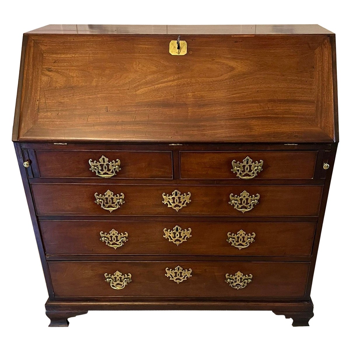 Remarquable bureau ancien en acajou de qualité George III 