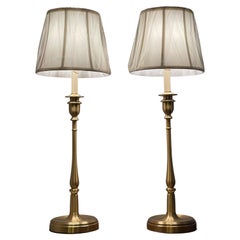 Superbe paire de lampes de bureau Ralph Lauren en forme de bougie en laiton de style victorien