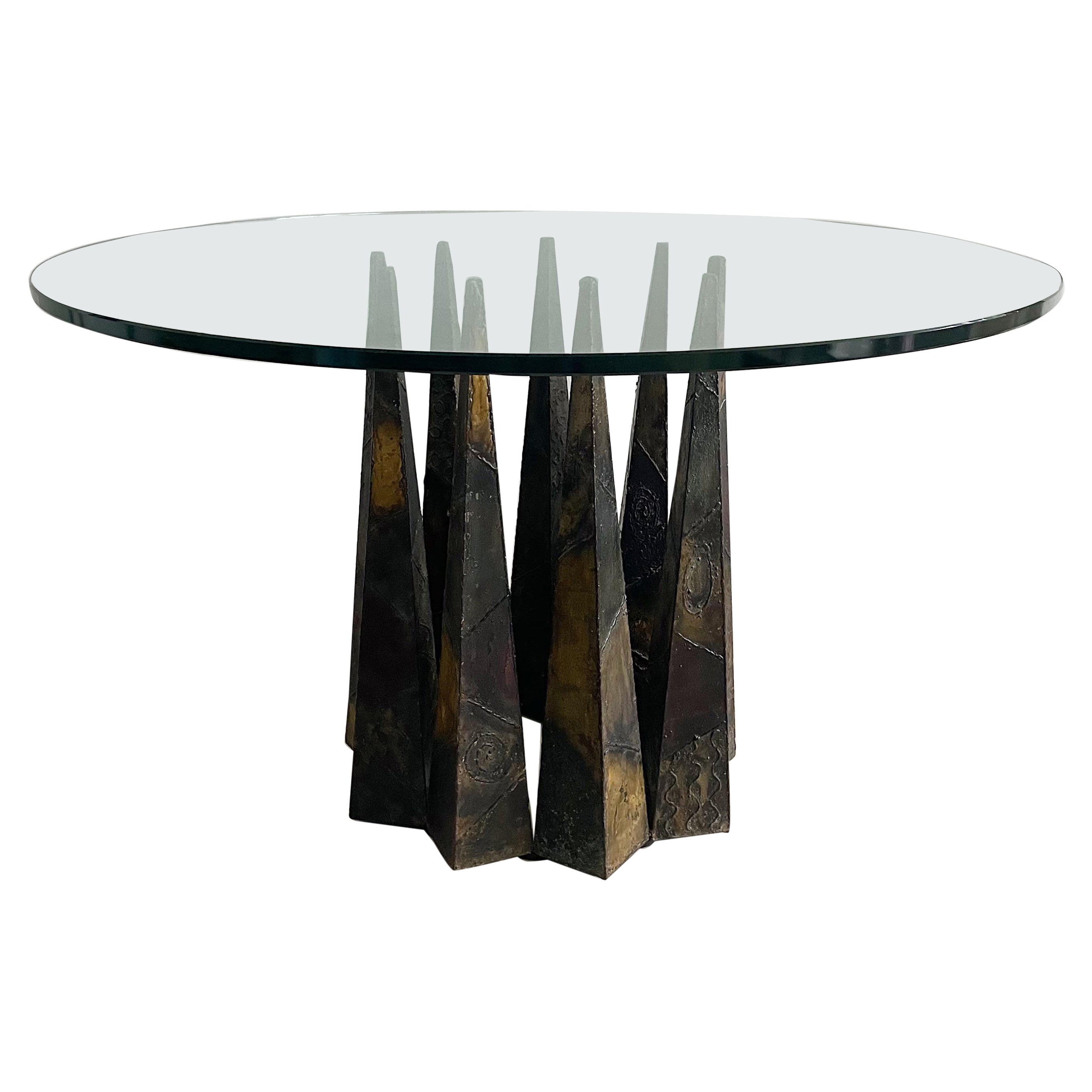 Rare table de salle à manger circulaire en acier soudé et patiné Paul Evans pour Directional