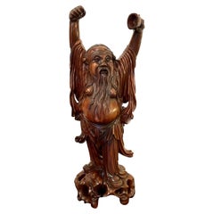 Grande figurine ancienne en bois dur sculpté de qualité chinoise