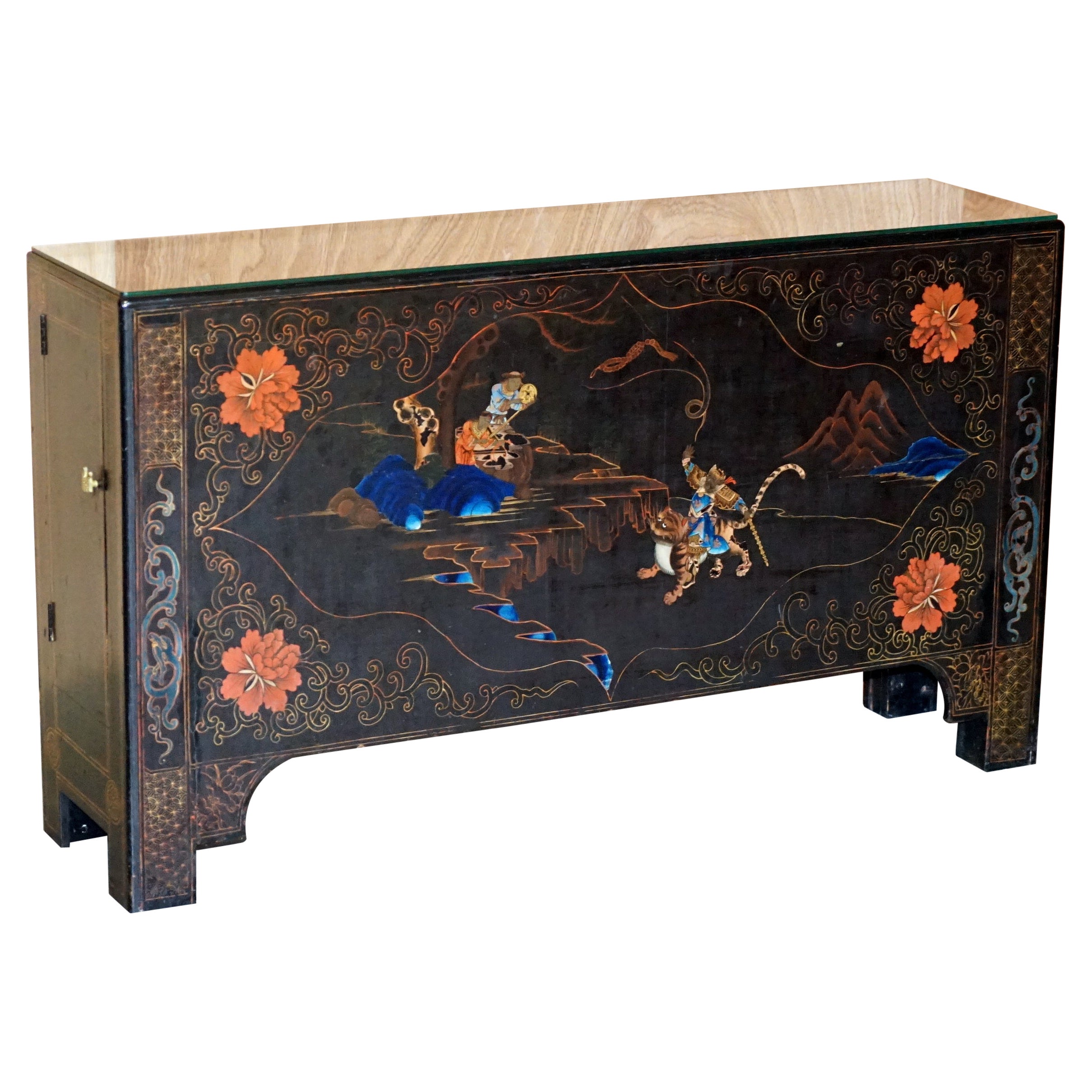 Dekoratives antikes chinesisches polychrom bemaltes und lackiertes Konsolen Sideboard