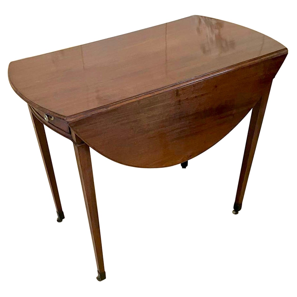 Antiker Pembroke-Tisch aus Mahagoni in George-III-Qualität
