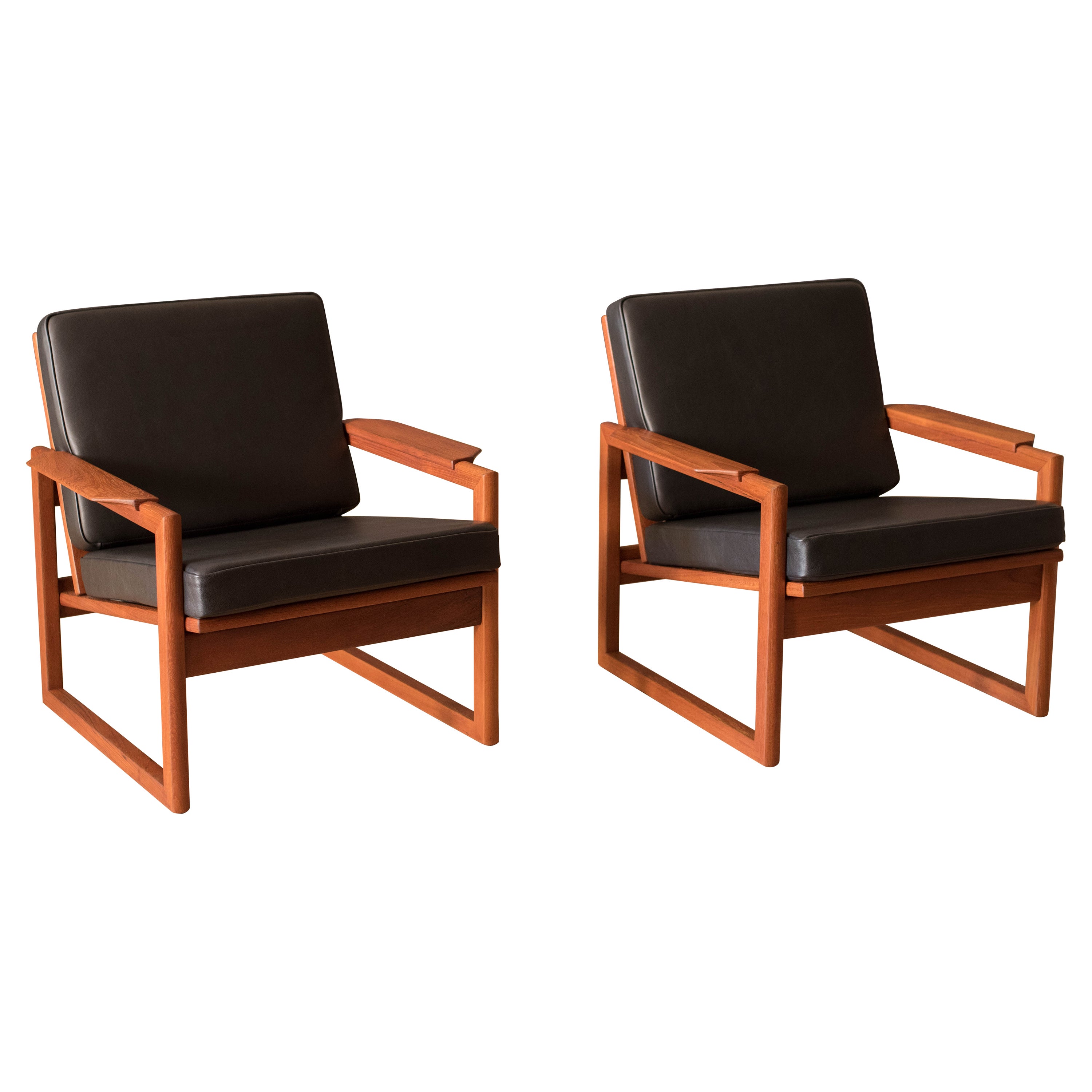 Vintage Pair of Danish Teak and Black Leather Lounge Chairs by Sven Ellekjaer