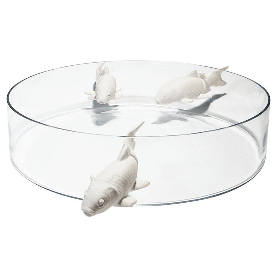 Weiße Fische in Keramik-Glasschale mit weißen Fischen im Angebot