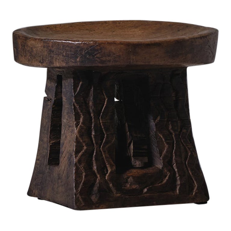 Afrikanischer Bamileke-Hocker aus Holz, frühes 20. Jahrhundert