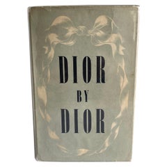 Dior by Dior, die Autobiographie von Christian Dior, 1957, Englische Ausgabe. 