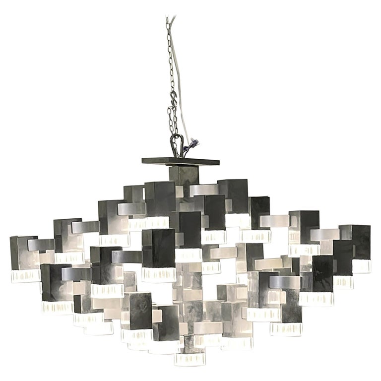 Lustre cubique italien en acier et verre du milieu du siècle dernier de ...
