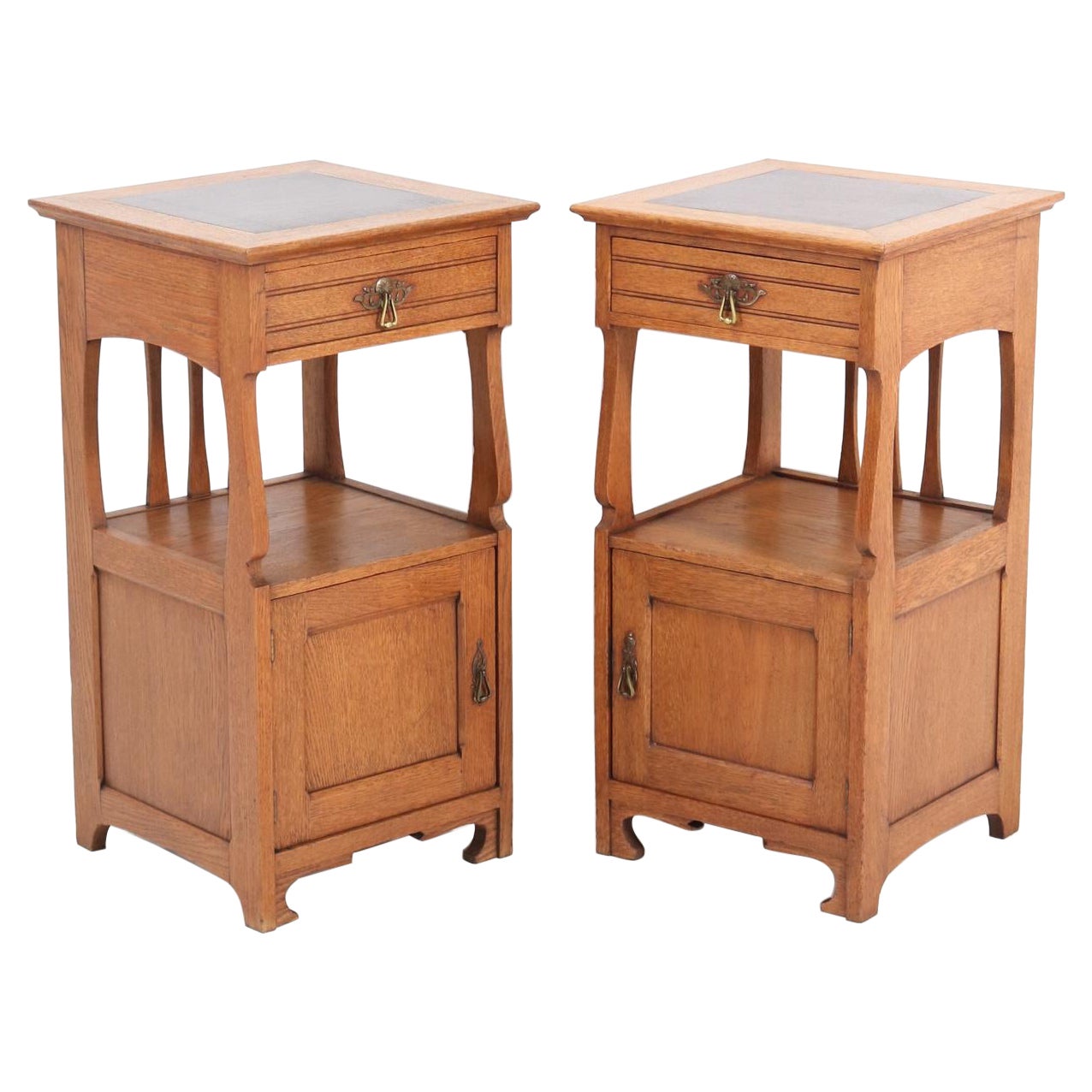 Two Oak Art Nouveau Arts & Crafts Nightstands or Bedside Tables, 1900s