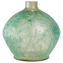 1920 René Lalique Plumes Vase in Frosted Glass with Green Patina
