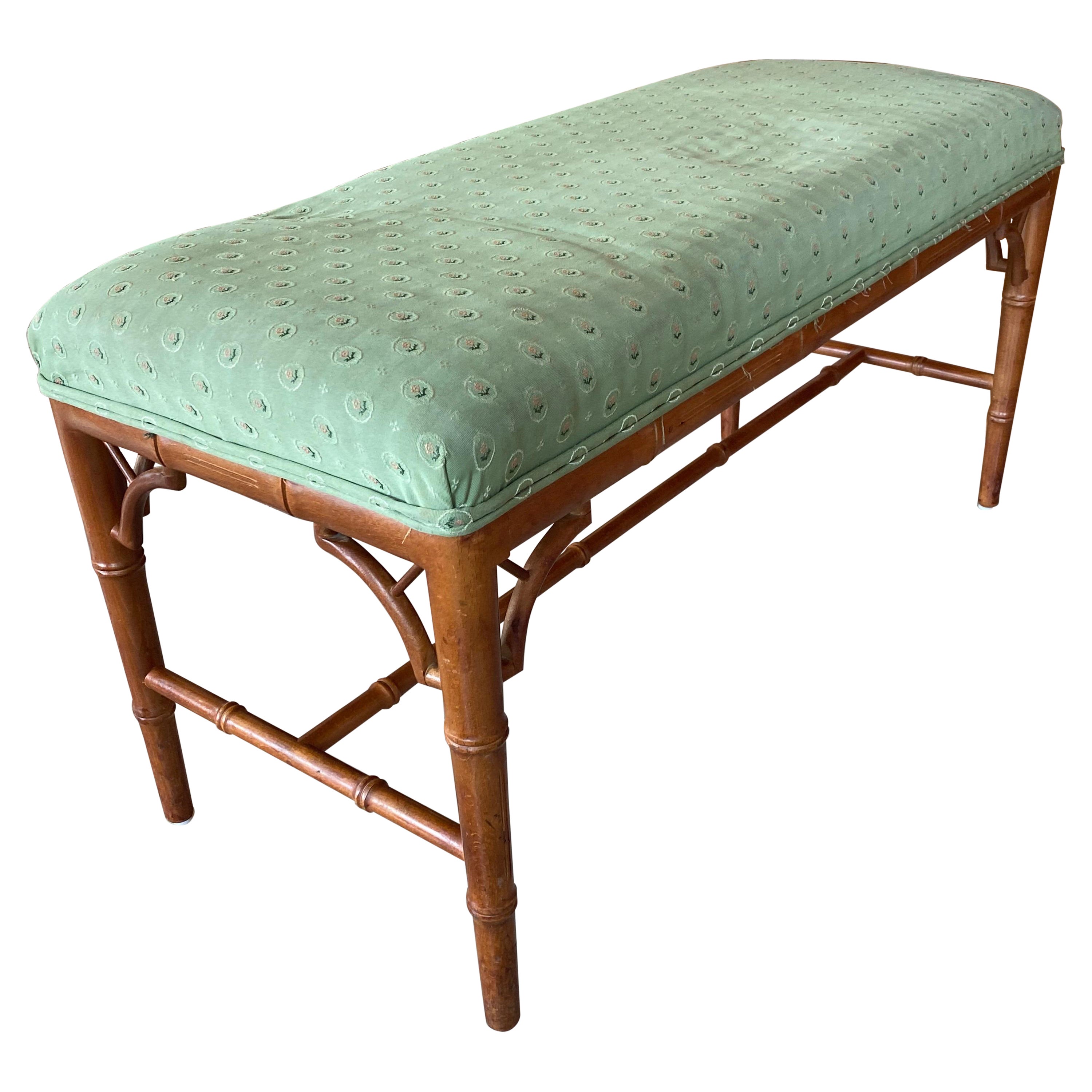 Banc d'extrémité de lit vintage en faux bambou fretté Chippendale chinois