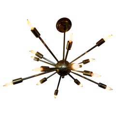 Lustre Sputnik italien en laiton du milieu du siècle dernier