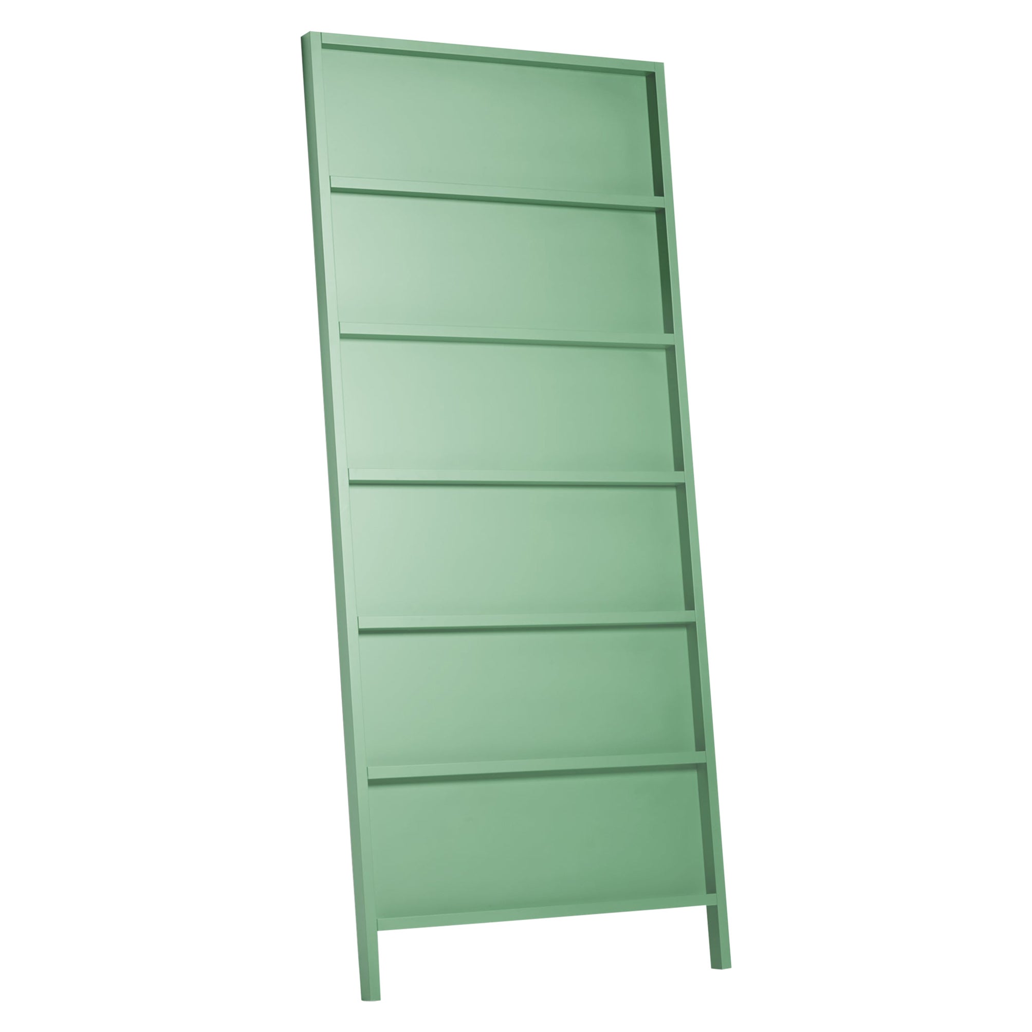 Moooi Oblique Großes Schrank/Wandregal aus blassgrün lackierter Buche im Angebot