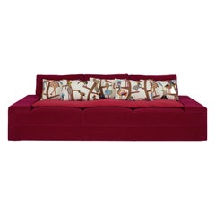 Sofa Casa in Himbeer (280 cm) von Laura Gonzalez