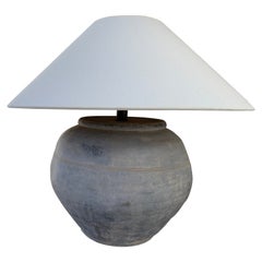 Jarre cloche non vernie de la dynastie chinoise Han en tant que lampe de table