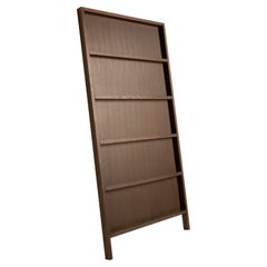 Pequeño armario/estantería de pared Moooi en roble teñido canela