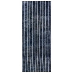 Tapis de galerie moderne turc en laine bleu marine à motif rayé fait à la main