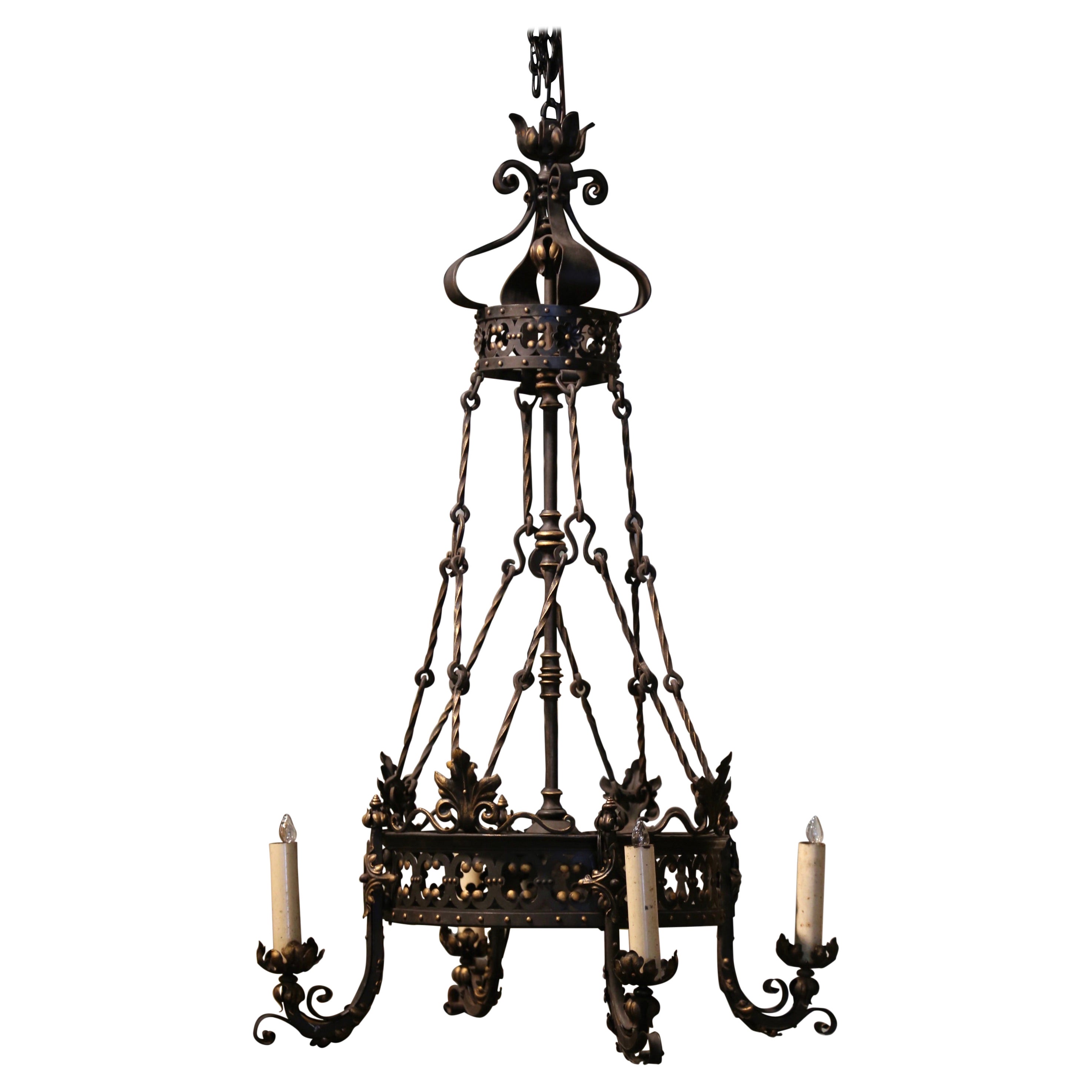Lustre à quatre lumières en fer forgé gothique français du XIXe siècle, noir et doré