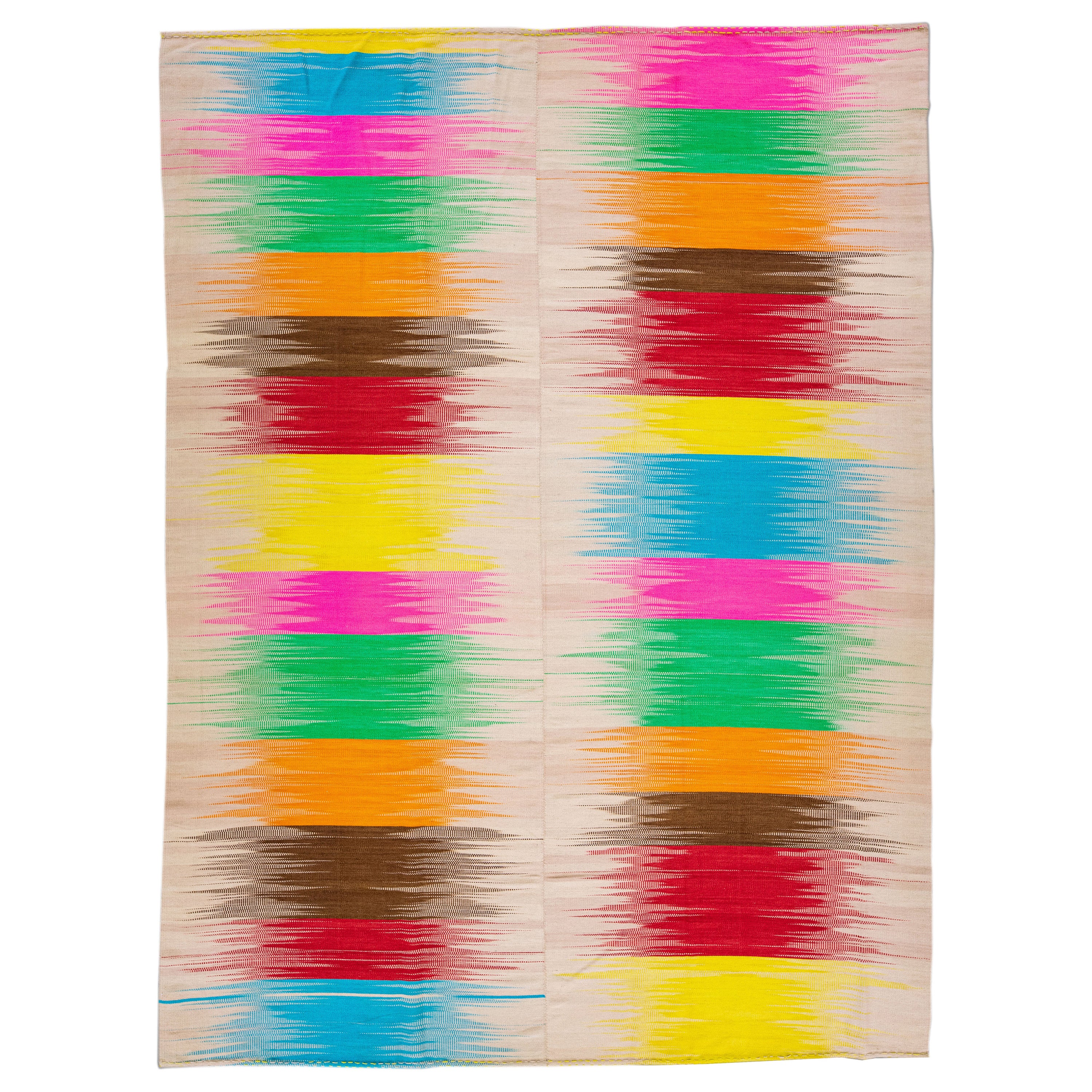 Tapis moderne Kilim à tissage plat abstrait en laine multicolore fait à la main