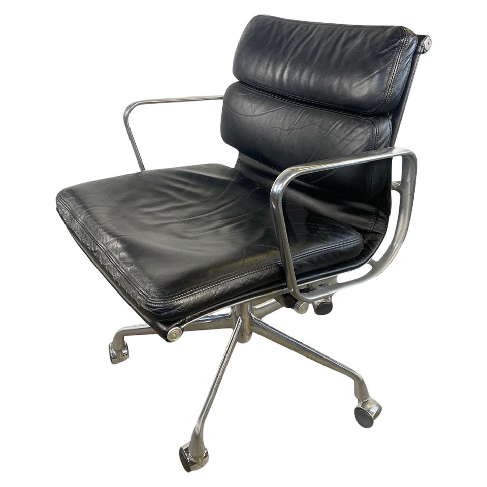 Herman Miller Eames Soft Pad Management Office Desk Chair