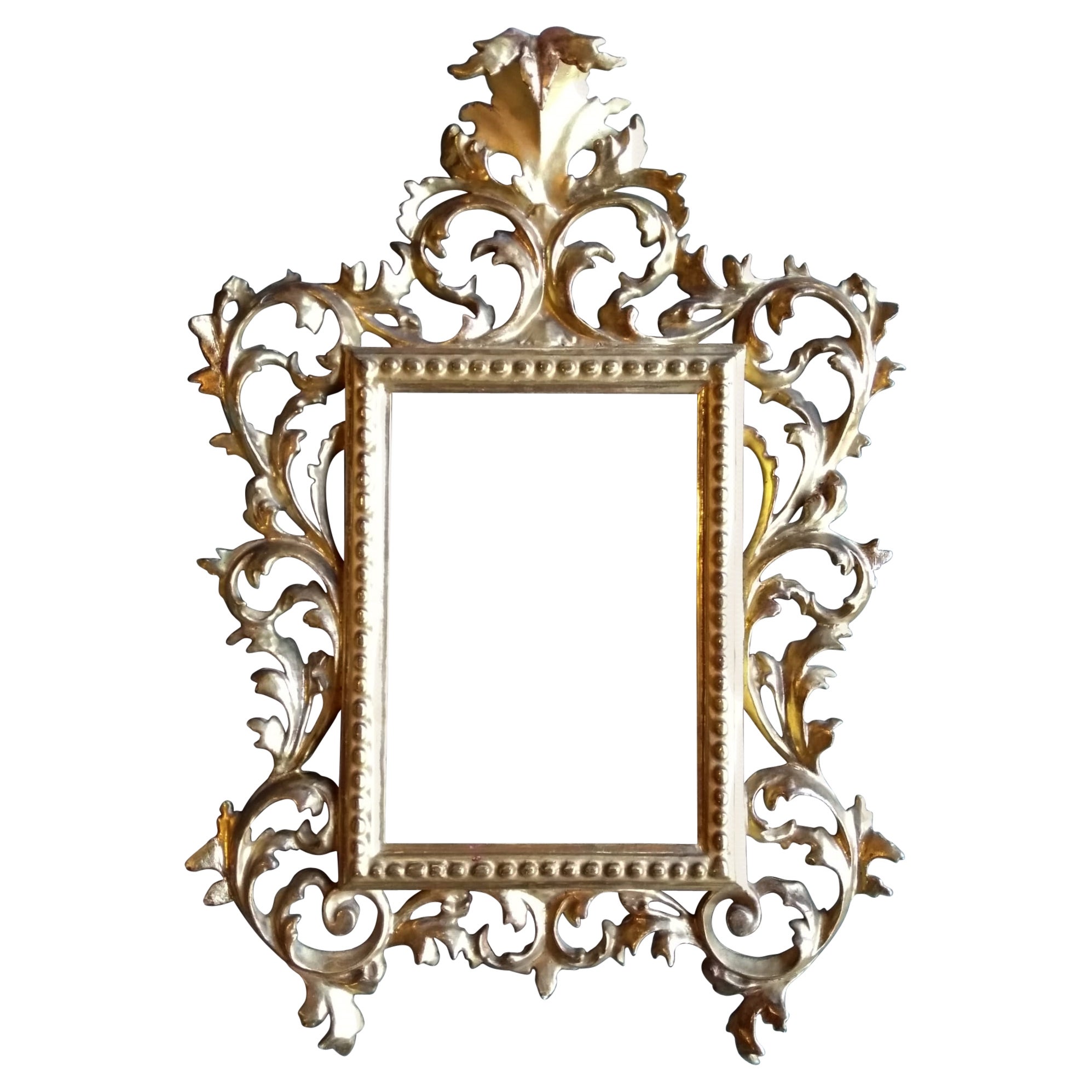 Finely Venetian Carved Frame from the Late 1600s, Finished in Gold Leaf For Sale