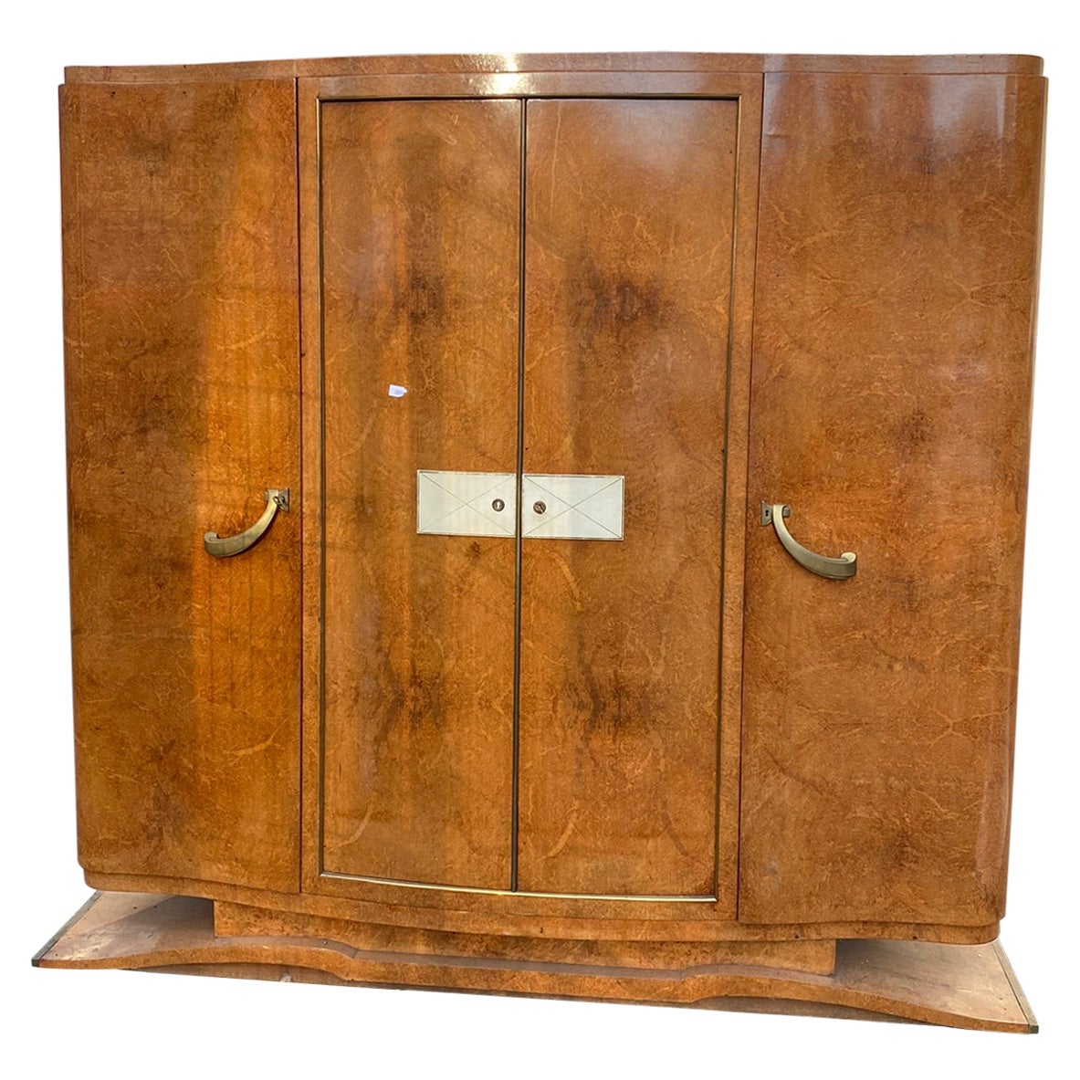 Großer Art-déco-Garderobenschrank aus Amboyna-Wurzelholz und Pergament, um 1930