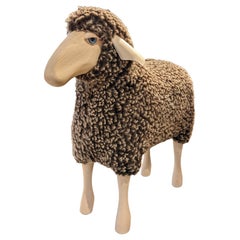 Sculpture de mouton, en peluche de laine marron, par Hans-Peter Krafft, Allemagne