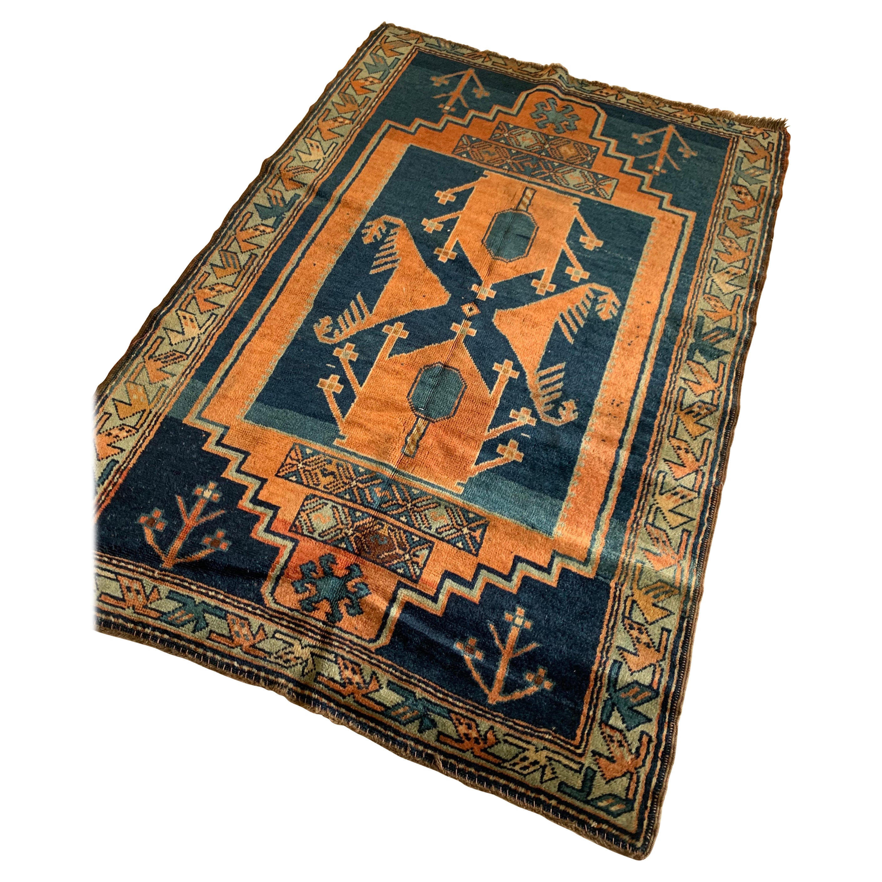 Antiker kaukasischer orangefarbener und blauer geometrischer Kazak-Stammes-Teppich im Angebot