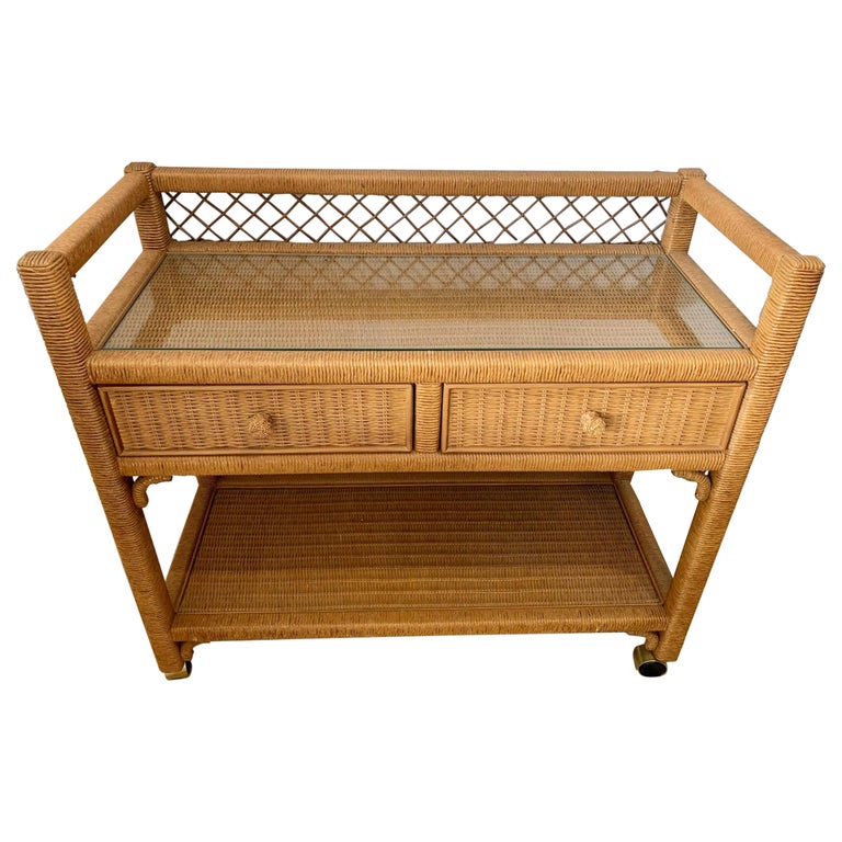 Rolling bar cart in rattan and wicker