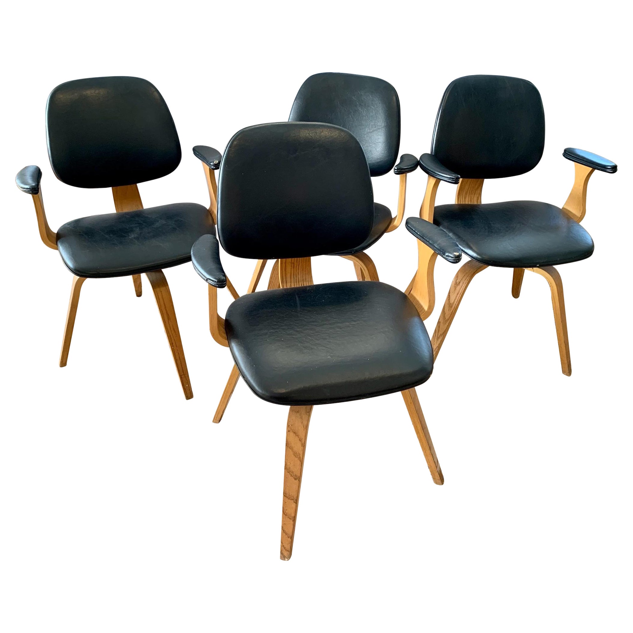 Set of Four MidCentury Modern Dining/Arm Chairs by Jens Risom For Sale