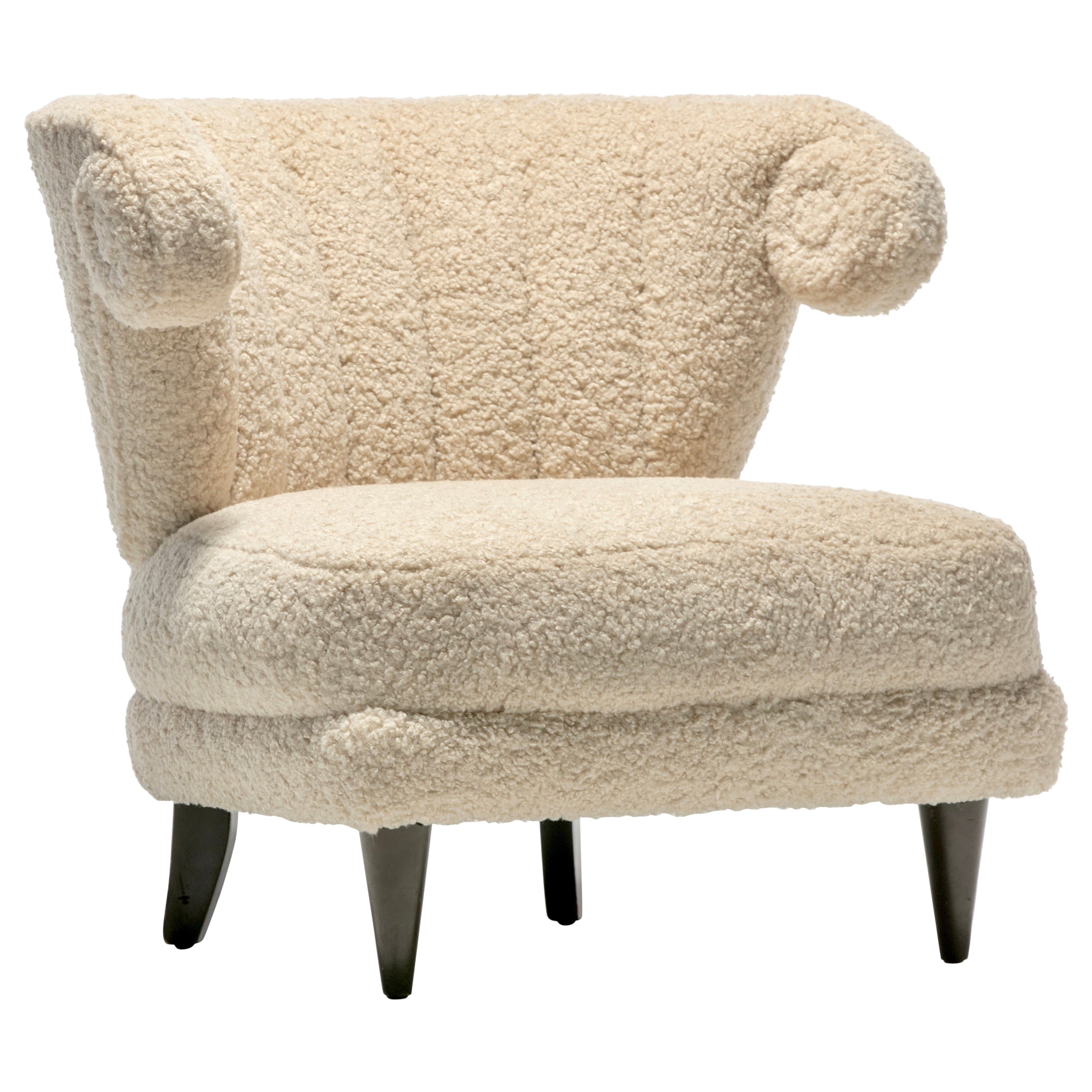 Paul Laszlo Hollywood Regency Slipper Chair in Off White Bouclé circa 1940s For Sale