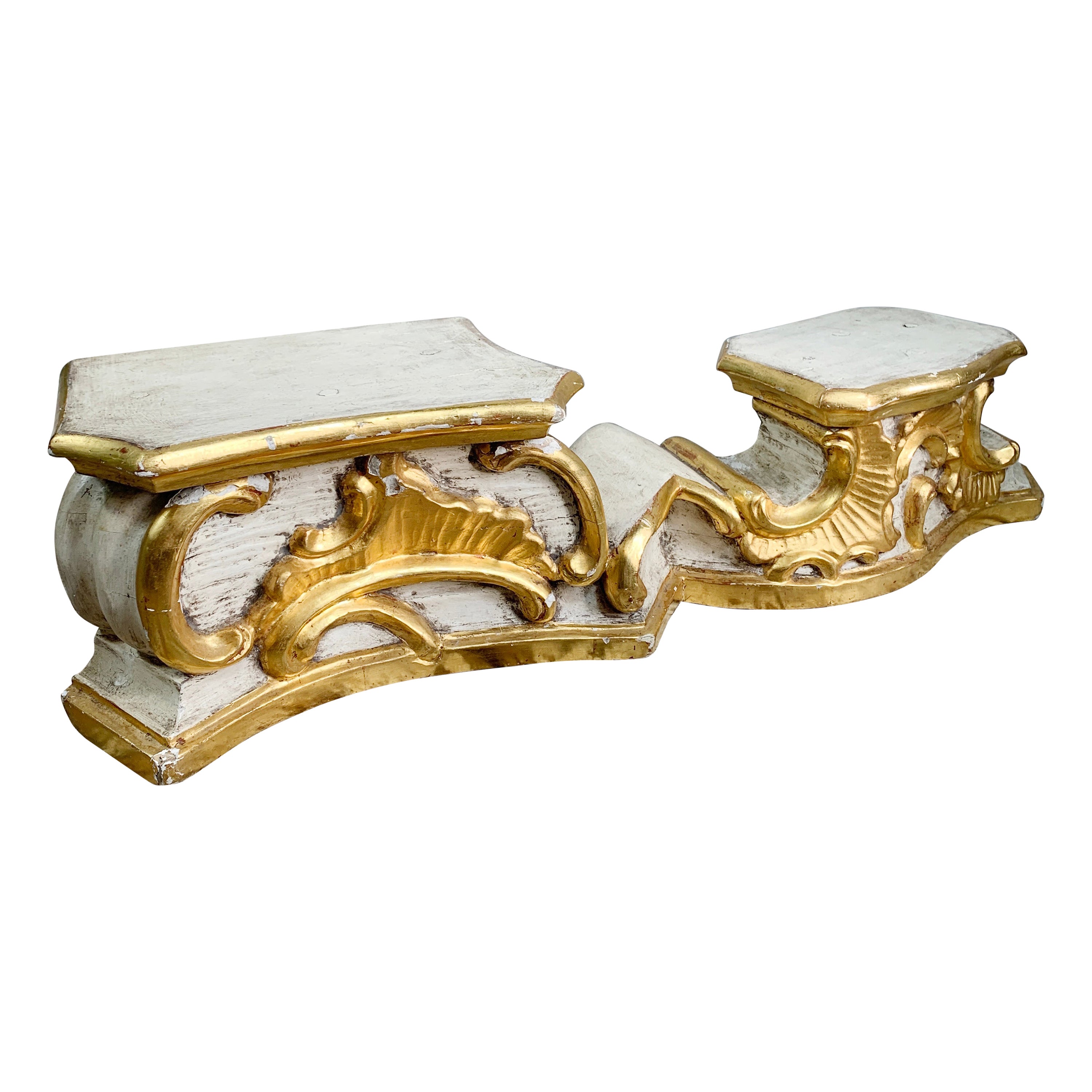 Weißer und goldener Barockstand aus dem 18. im Angebot