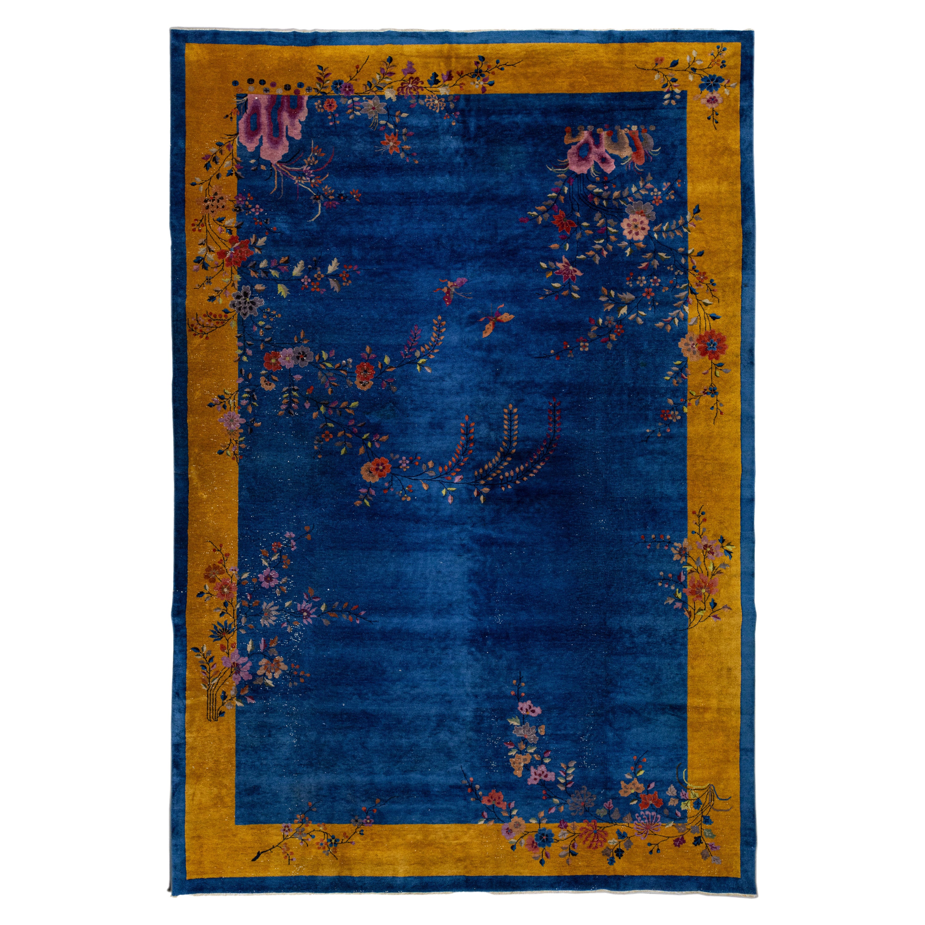 Antiker blauer chinesischer handgefertigter geblümter Wollteppich im Art déco-Stil