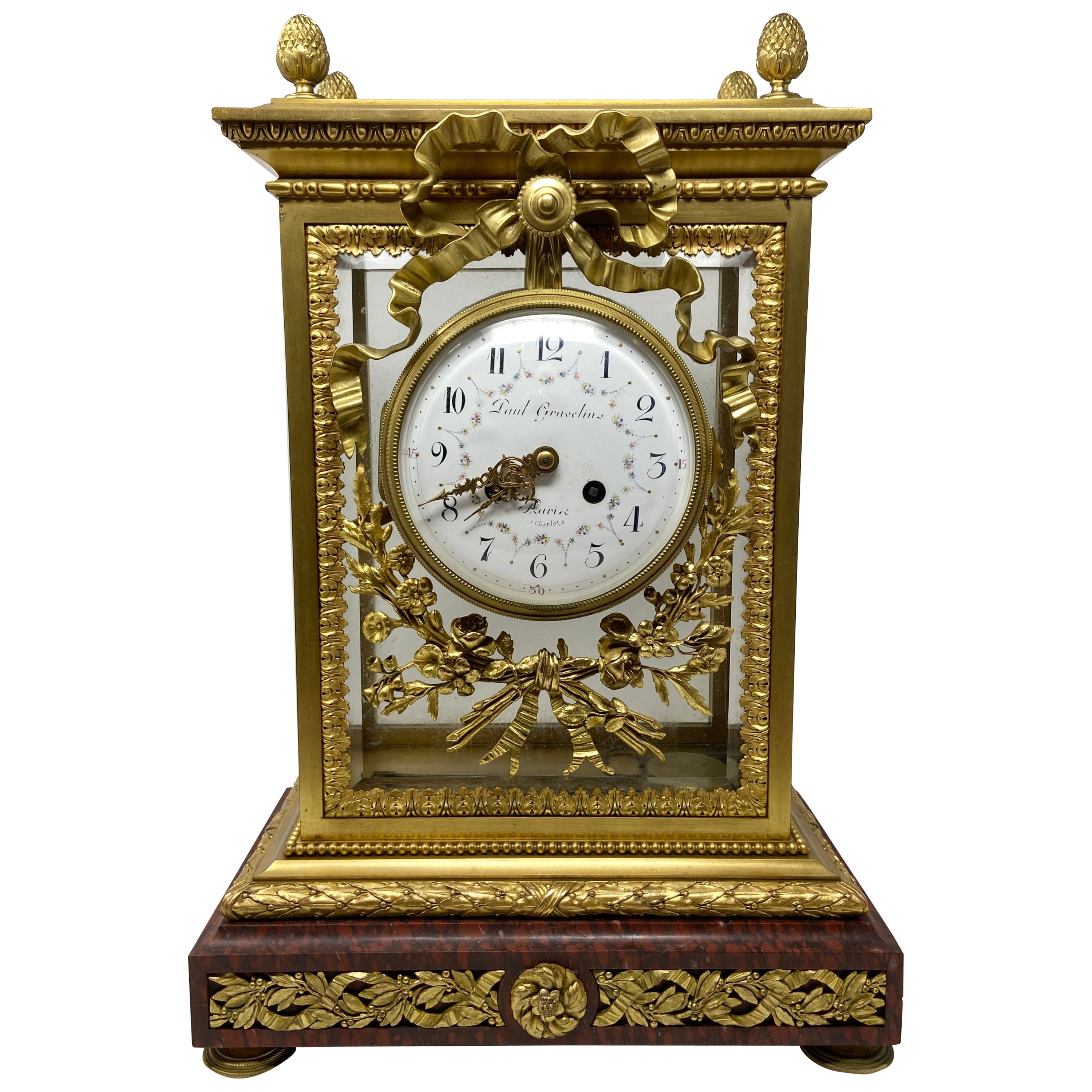 Antiquité française, pendule de cheminée Louis XVI en bronze d'or et marbre rouge, circa 1880