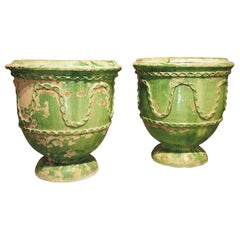 Paire de pots anciens en terre cuite émaillée verte de Salon-de-Provence, France