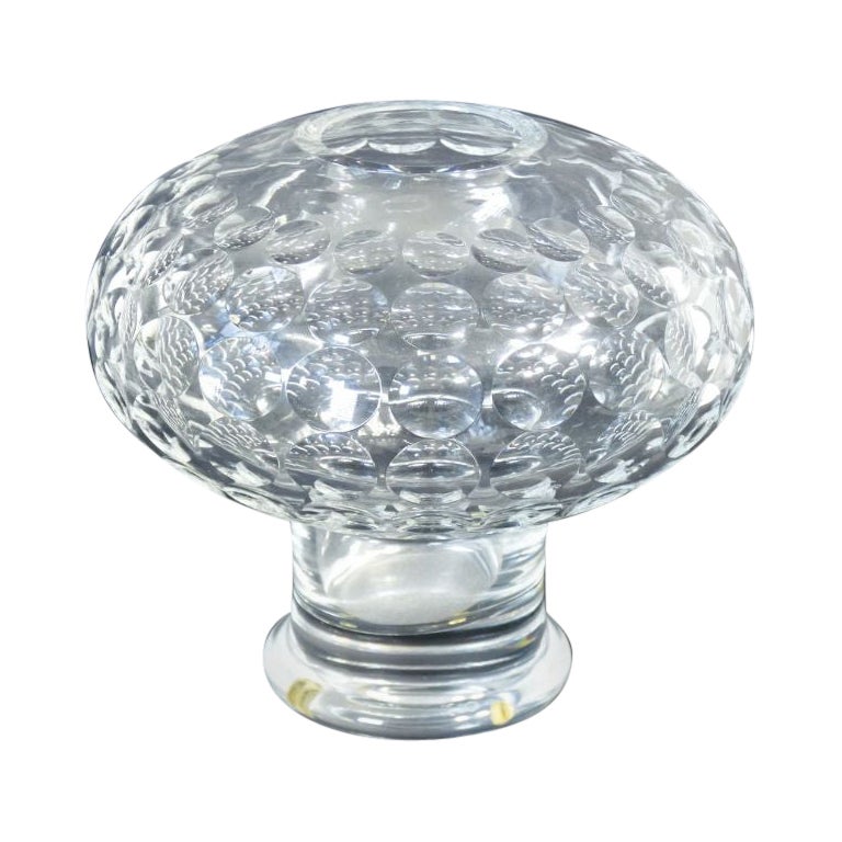 Vase en cristal taillé et signé, design italien en vente