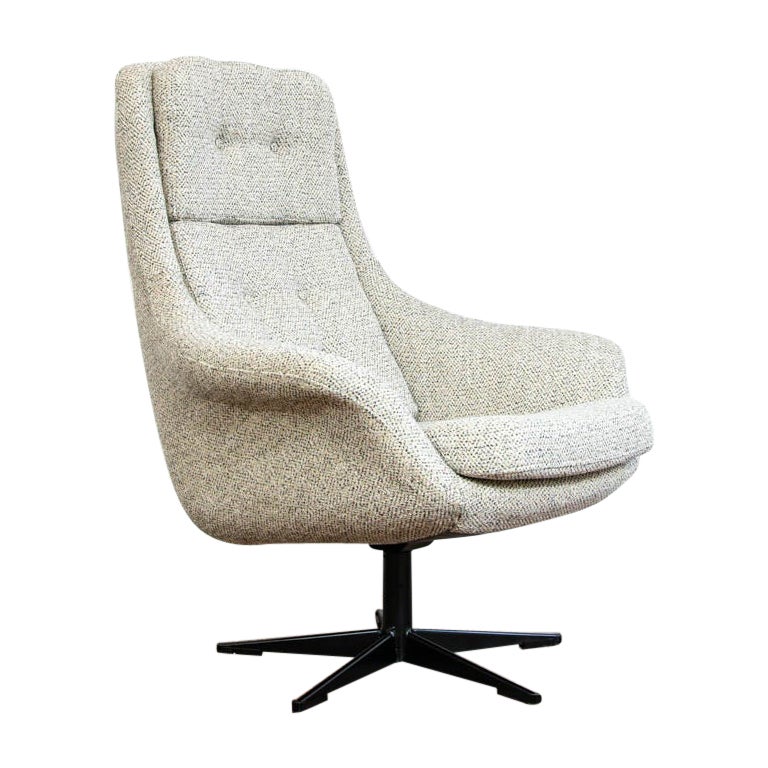 Vintage Bucket Seat Swivel Beige "F 015" Armchair, 1970's at 1stDibs