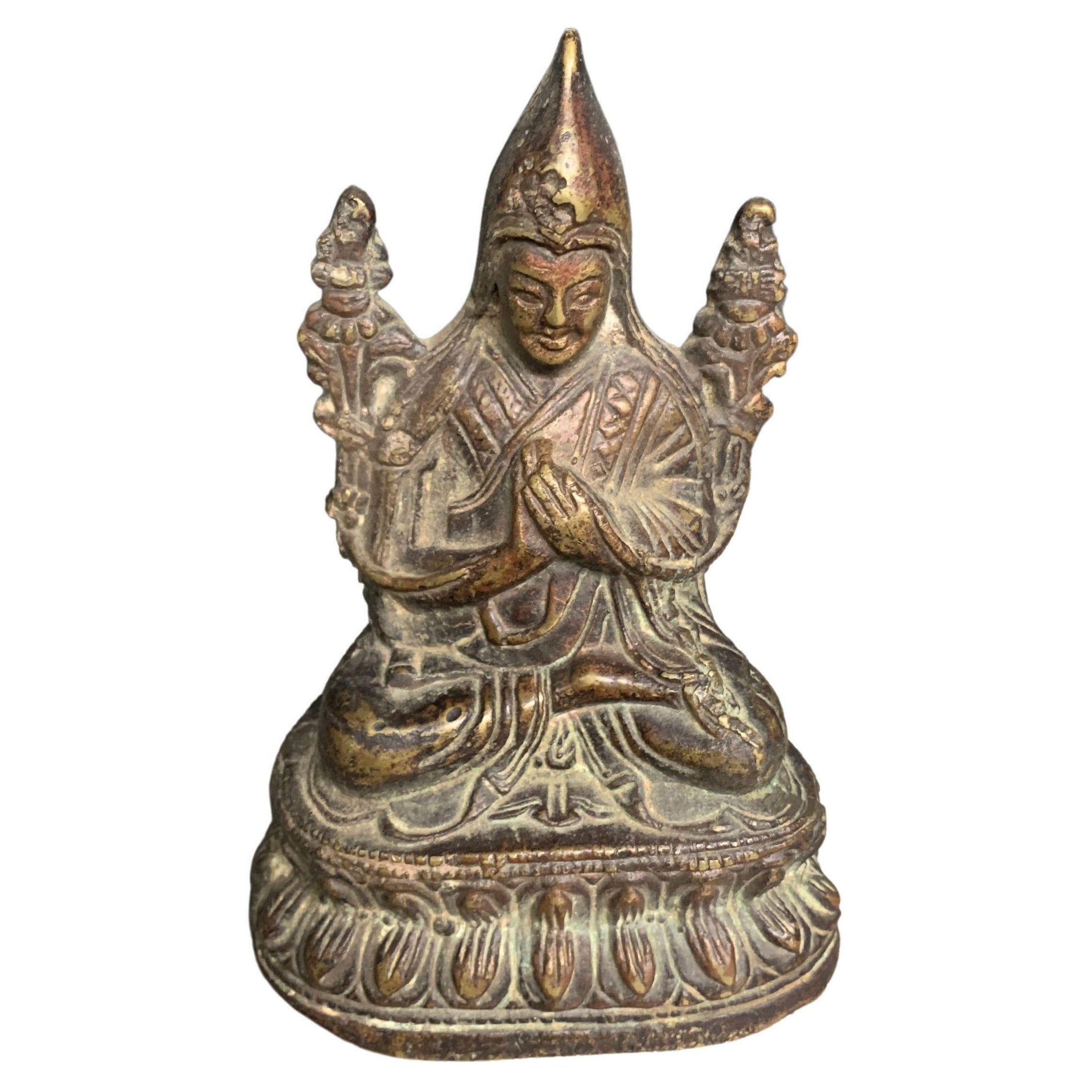 Petit Bouddha tibétain assis en bronze, vers 1850