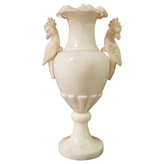 Spanische Urnen-Amphora-Alabasterlampe mit Papageiengriffen aus Alabaster